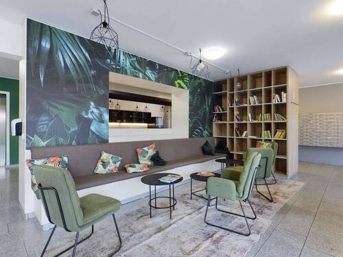 Foyer - 
