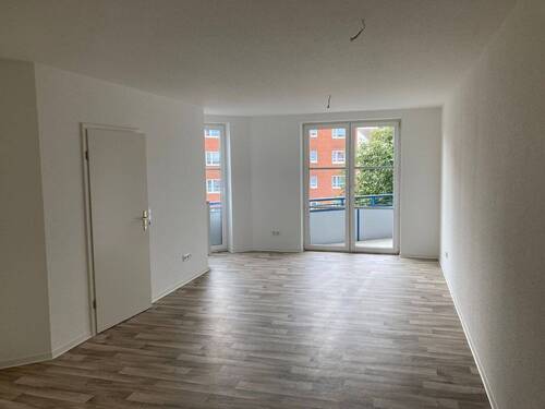 Wohnzimmer - 2 Zimmer Etagenwohnung in Neubrandenburg