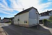 Straßenanischt - 7 Zimmer Einfamilienhaus zum Kaufen in Maxsain