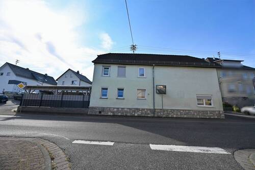 Straßen - 7 Zimmer Einfamilienhaus in Maxsain