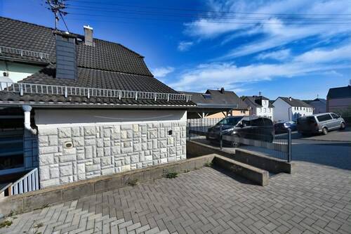 Hof - Einfamilienhaus mit 164,20 m² in Maxsain zum Kaufen