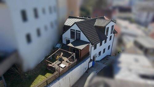 Bild 1 - Großzügiges Einfamilienhaus mit Einliegerwohnung im Herzen von Bad Abbach!