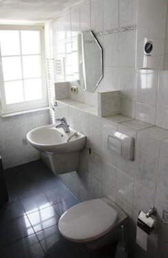 Bild 3 - 9 Zimmer Mehrfamilienhaus, Wohnhaus in Velbert