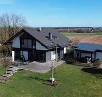 Luxus Fertighaus der Marke HUF an der Bebauungsgrenze in Puschendorf