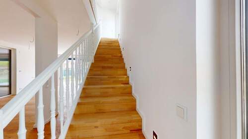 Treppen zum Obergeschoss.jpg - 