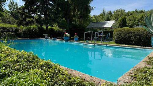 nicht einsehbarer Pool - 