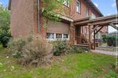 Haus und Gartenansicht - 