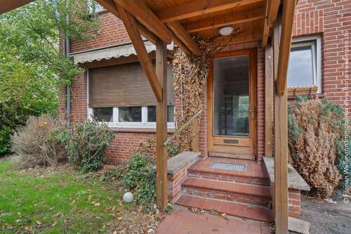 Überdachter Hauseingang - 4 Zimmer Reihenendhaus zum Kaufen in Vechta