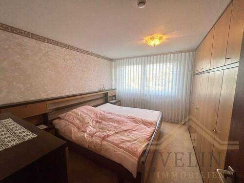 Schlafzimmer - 3 Zimmer Etagenwohnung zum Kaufen in Nürnberg