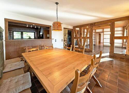 Angrenzender Essbereich - Einfamilienhaus mit 394,00 m&sup2; in Allendorf (Lumda) zum Kaufen