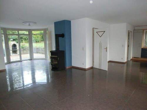 Wohnraum mit Schwedenofen - Haus 1 - Einfamilienhaus mit 280,00 m&sup2; in Grettstadt zum Kaufen