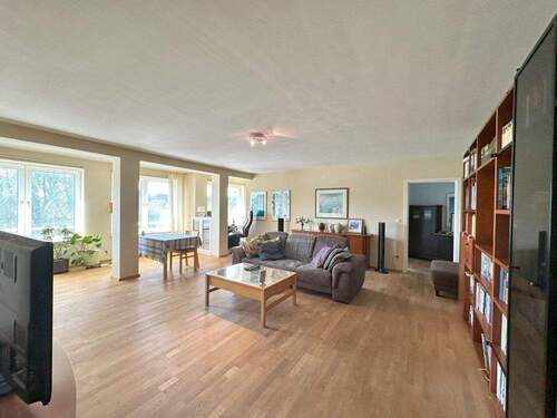 Wohnzimmer - 2 Zimmer Etagenwohnung zum Kaufen in Winsen (Luhe)