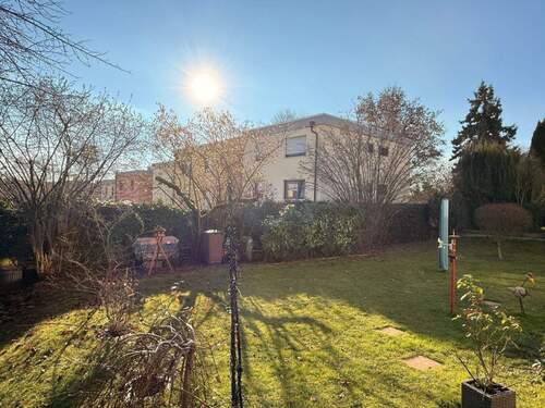 Der Garten - 1 Zimmer Mehrfamilienhaus, Wohnhaus in Zirndorf