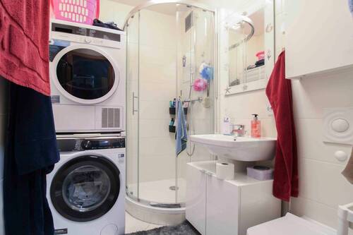 Badezimmer mit Dusche - 