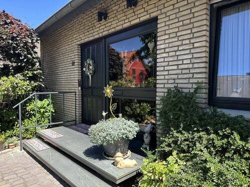 Eingangsbereich - 7 Zimmer Einfamilienhaus zum Kaufen in Löhne