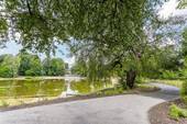 See mit Park an der Immobilie - 