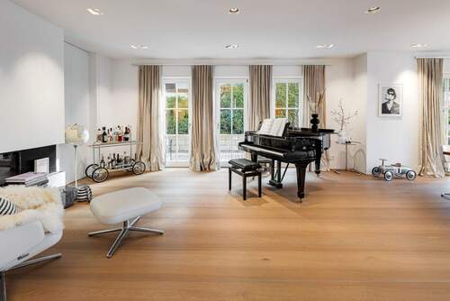 Wohnzimmer - 6 Zimmer Einfamilienhaus in Egling-Ergertshausen