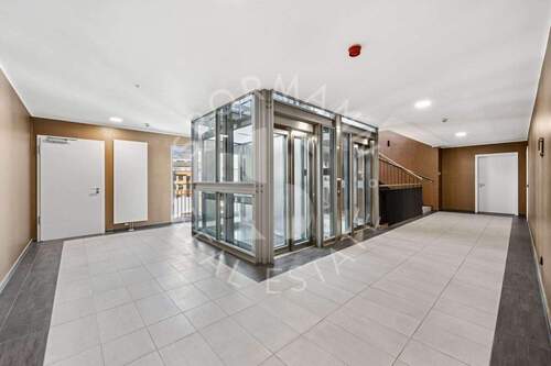 Aufzüge - Etagenwohnung mit 132,00 m² in Düsseldorf zur Miete