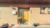 T1775 Eingang Haustür - 4 Zimmer Bungalow zum Kaufen in Twistringen / Rüssen
