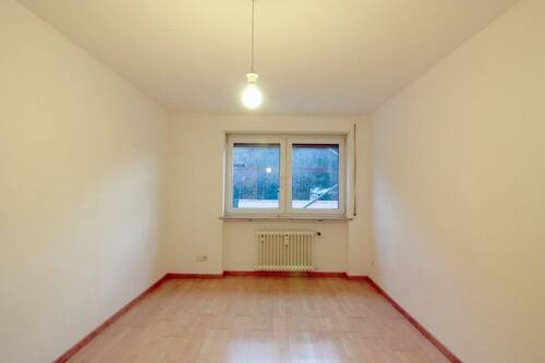 Kinderzimmer 1 - 4 Zimmer Etagenwohnung in Schönau