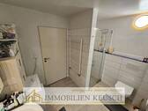 Duschbad mit Waschmaschinenanschluss - 