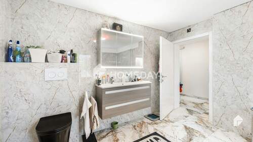 KG Badezimmer 2 - 