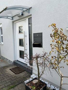 Eingang - 5 Zimmer Einfamilienhaus in Birkenfeld