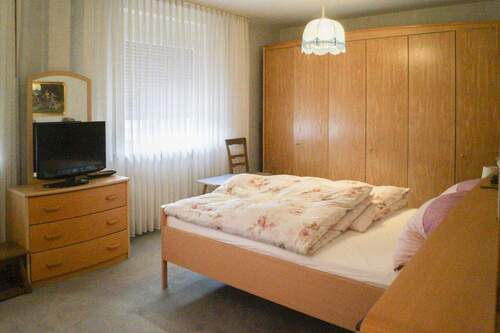 Schlafzimmer EG - 