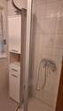 Nochm. Bad im EG mit Dusche u. Fenster.jpg - 