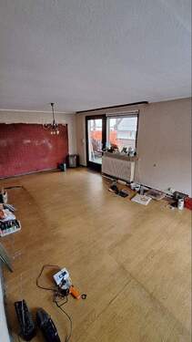 Nochm. Zimmer im 1. OG mit Durchgang zur Dachterra - 