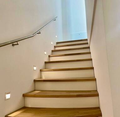 Treppenaufgang - Etagenwohnung mit 20,80 m² in Garching bei München zur Miete