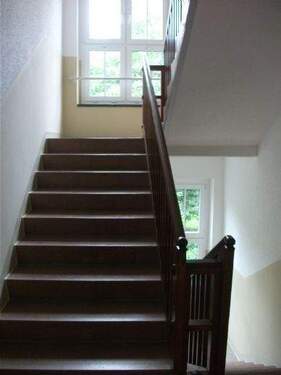 Treppenhaus - 2 Zimmer Etagenwohnung zur Miete in Chemnitz