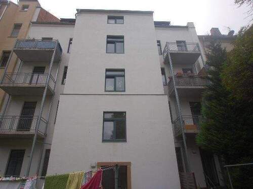 Hausansicht Hof - 2 Zimmer Etagenwohnung zur Miete in Chemnitz