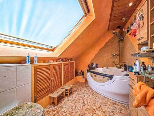 Badezimmer mit Whirlpool - 