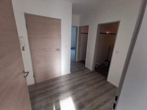 Flur - Terrassenwohnung mit 78,00 m² in Bad Salzuflen zur Miete