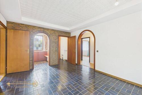 Flur Eingangsbereich - 5 Zimmer Einfamilienhaus in Ottersberg