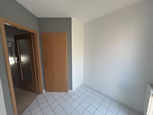Diele / Eingangsbereich - 5 Zimmer Reihenmittelhaus in Kaiserslautern