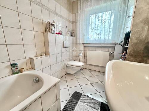 Erdgeschoss Bad - Mehrfamilienhaus, Wohnhaus mit 184,90 m² in Hallenberg zum Kaufen