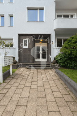 Eingangsbereich - Etagenwohnung mit 72,60 m² in Düsseldorf zum Kaufen