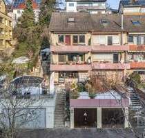 Generationenwohnen mit Platz für den Fuhrpark: Gepflegtes Haus mit ELW & 3 Garagen - Konstanz Fürstenberg
