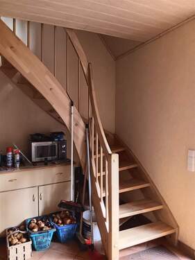 Holztreppe zum 1. OG - 