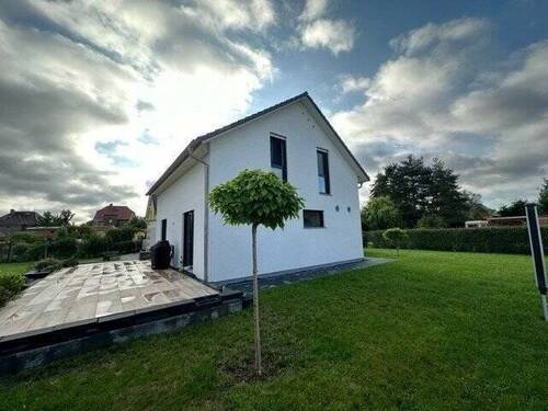 Außenansicht - +++ KFW 40 PLUS Niedrigenergiehaus in Podelwitz +++