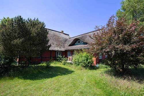 04 - Wohnhaus aussen 3.jpg - 7 Zimmer Einfamilienhaus in Wustrow