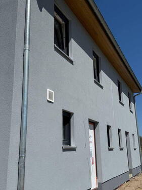 Ansicht Hausfront - 5 Zimmer Doppelhaushälfte zur Miete in Ludwigsfelde