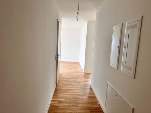 Eingangsflur - Etagenwohnung mit 82,40 m&sup2; in Berlin zur Miete