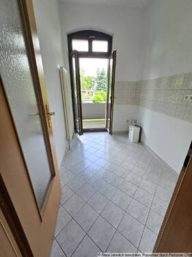 Küche mit Balkon - 2 Zimmer Etagenwohnung in Chemnitz
