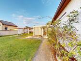 Titelbild - Ruhig gelegenes Haus mit Wintergarten, Garage und Nebengelass