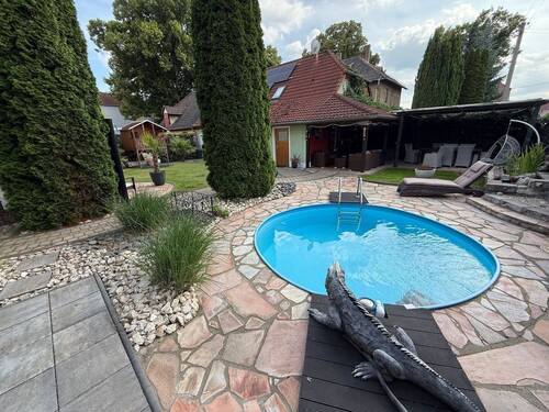 Pool 2.jpeg - 6 Zimmer Mehrfamilienhaus, Wohnhaus in Merseburg