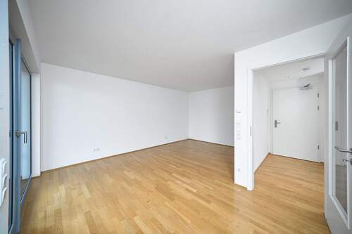 Wohn- Essbereich - 2 Zimmer Etagenwohnung in München