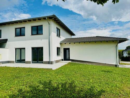 1 - 4 Zimmer Doppelhaushälfte zum Kaufen in Oberschneiding